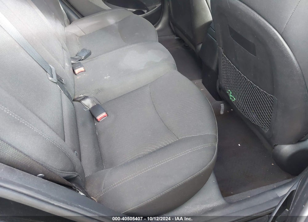2015 HYUNDAI ELANTRA SE VIN: 5NPDH4AE3FH592548