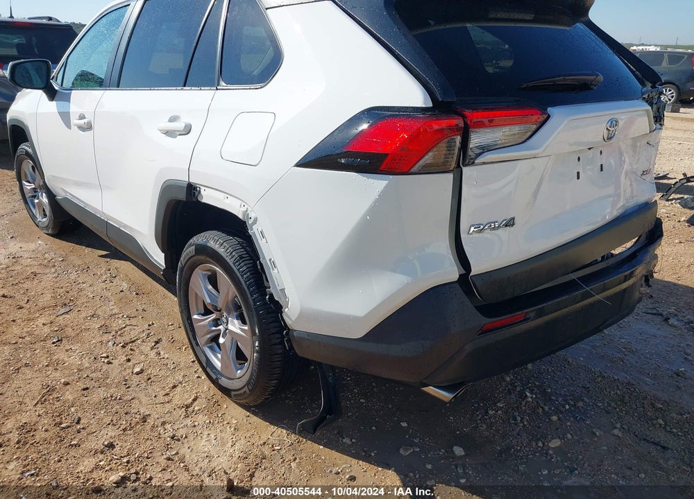2022 TOYOTA RAV4 XLE VIN: 2T3W1RFV8NW220035