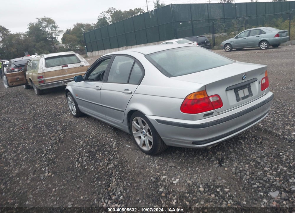 2001 BMW 325I VIN: WBAAV33451FV02312