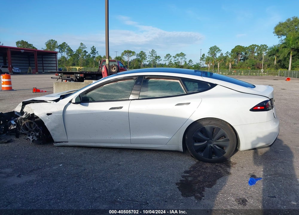 2022 TESLA MODEL S DUAL MOTOR ALL-WHEEL DRIVE VIN: 5YJSA1E58NF486484