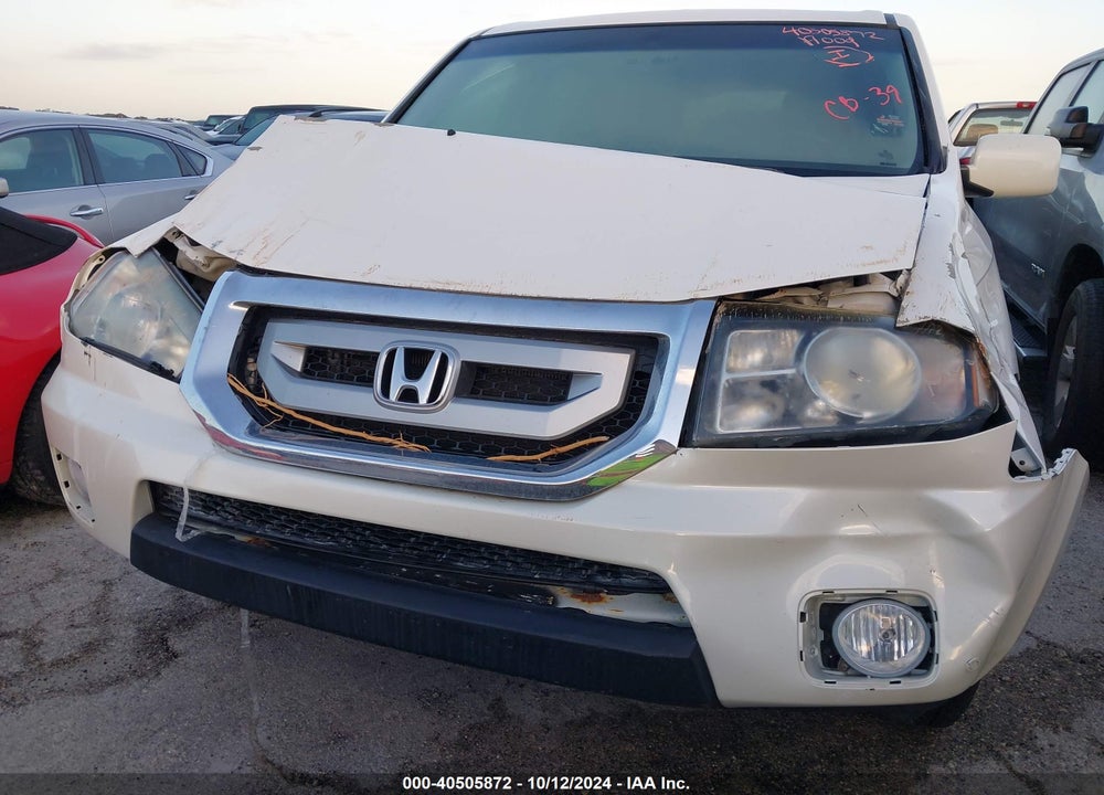 2011 HONDA PILOT TOURING VIN: 5FNYF4H91BB099220