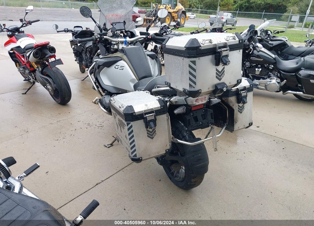2014 BMW R1200 GS ADVENTURE VIN: WB10A1203EZ095881