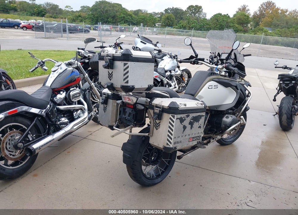 2014 BMW R1200 GS ADVENTURE VIN: WB10A1203EZ095881