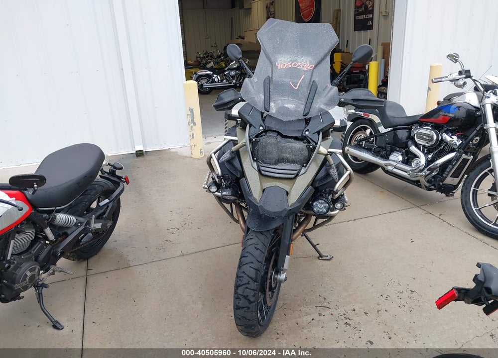 2014 BMW R1200 GS ADVENTURE VIN: WB10A1203EZ095881