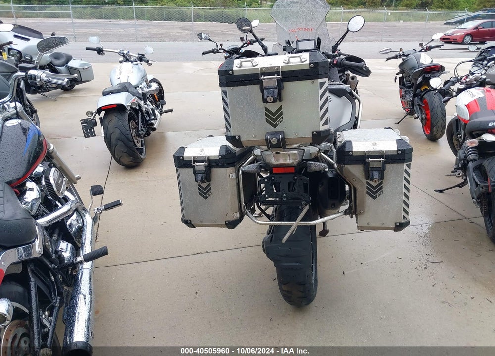 2014 BMW R1200 GS ADVENTURE VIN: WB10A1203EZ095881