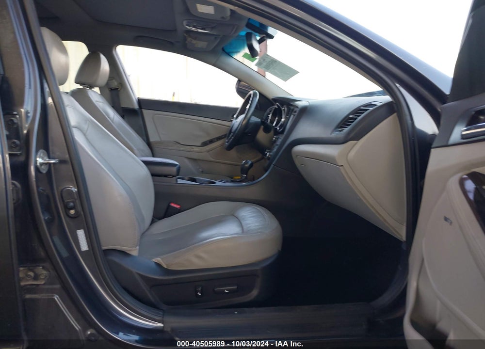 2011 KIA OPTIMA EX VIN: KNAGN4A74B5064077