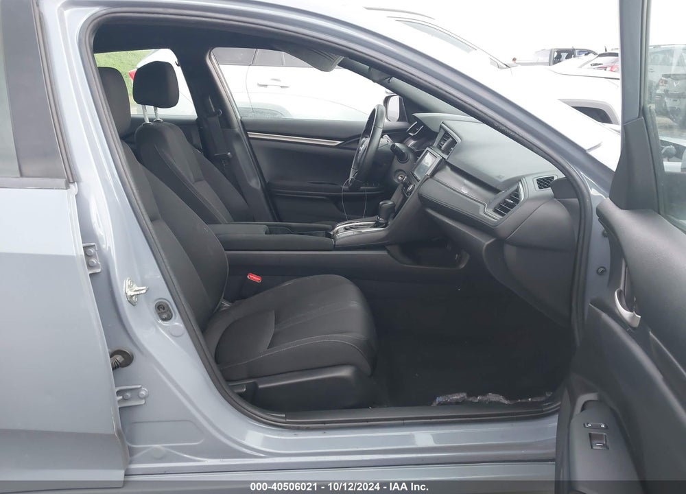 2019 HONDA CIVIC LX VIN: SHHFK7H33KU228332