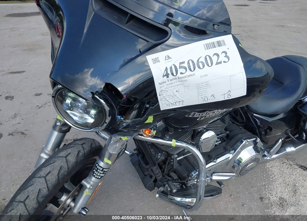 2015 HARLEY-DAVIDSON FLHX STREET GLIDE VIN: 1HD1KBM10FB696044