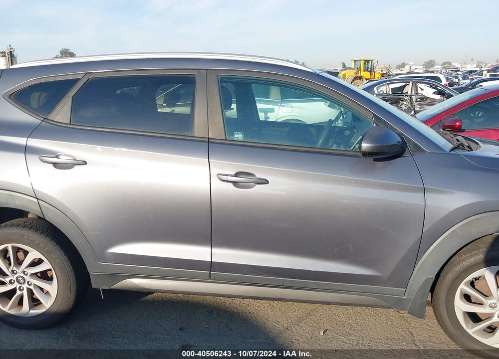 2016 HYUNDAI TUCSON SE VIN: KM8J33A44GU188891