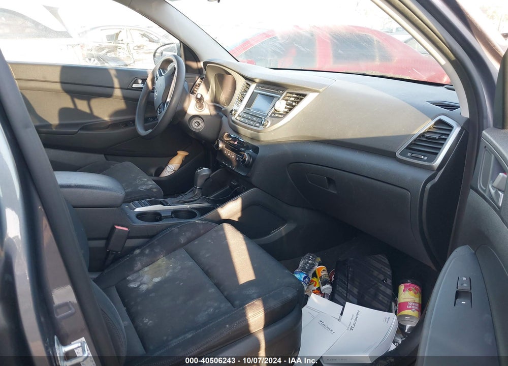 2016 HYUNDAI TUCSON SE VIN: KM8J33A44GU188891