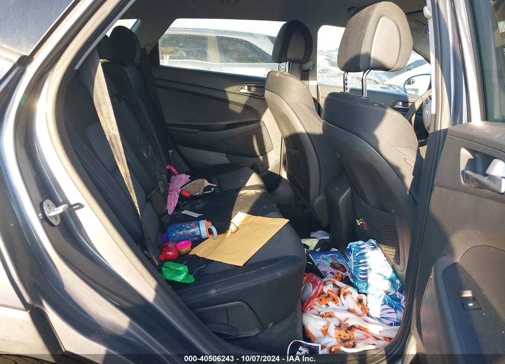 2016 HYUNDAI TUCSON SE VIN: KM8J33A44GU188891
