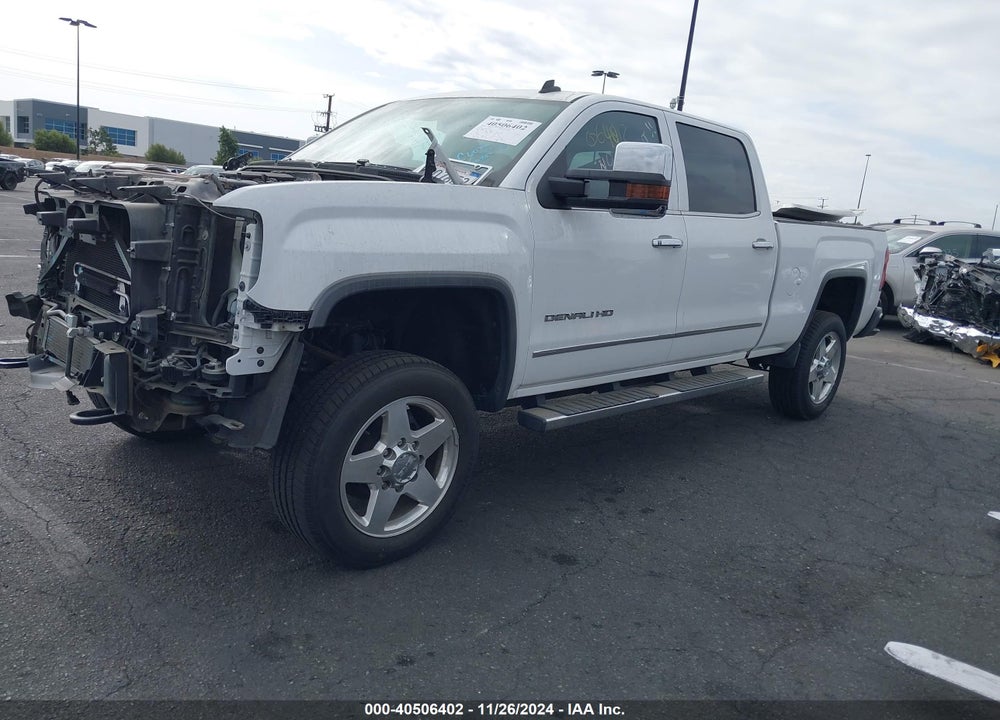 2015 GMC SIERRA 2500HD DENALI VIN: 1GT120E84FF145707