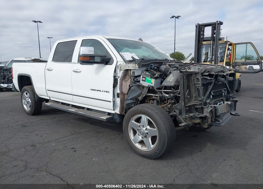 2015 GMC SIERRA 2500HD DENALI VIN: 1GT120E84FF145707