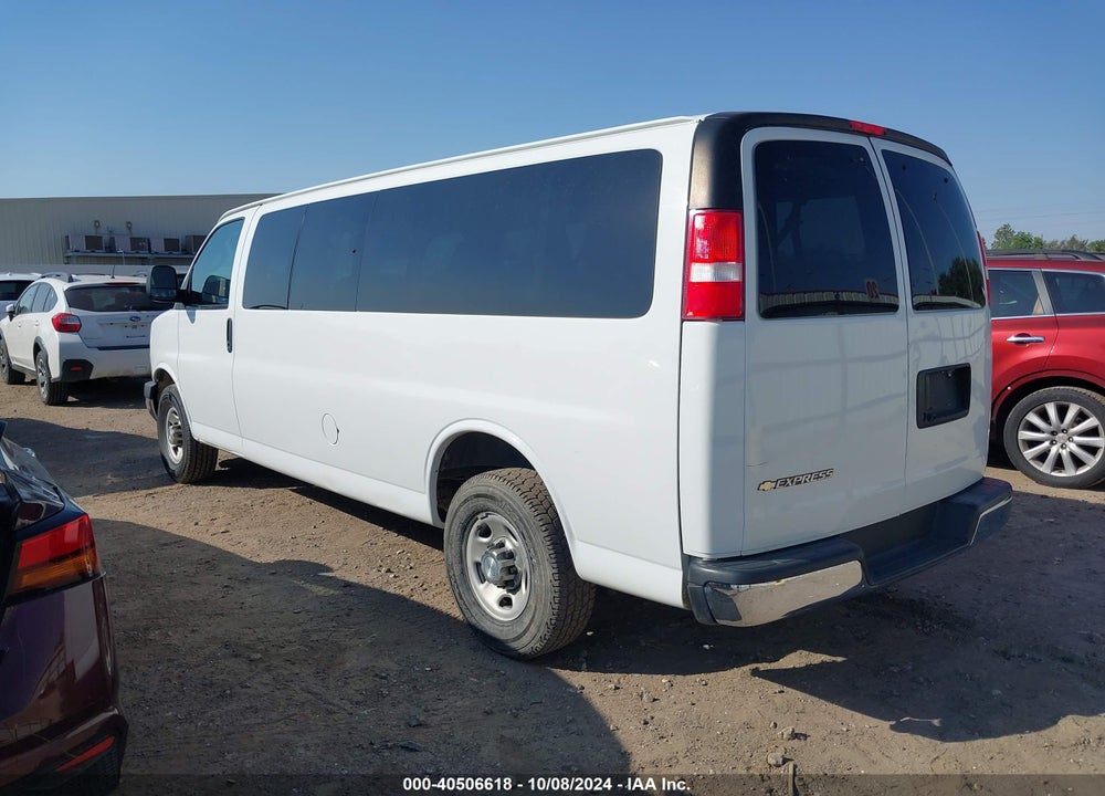 2020 CHEVROLET EXPRESS PASSENGER RWD 3500 EXTENDED WHEELBASE LT VIN: 1GAZGPFG9L1136764