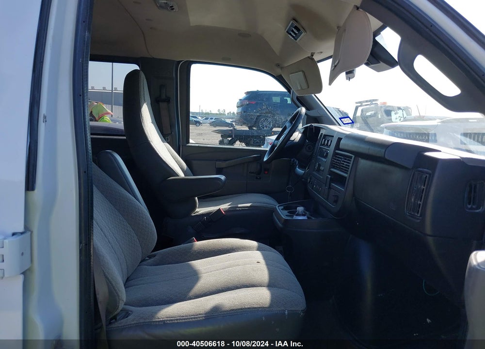 2020 CHEVROLET EXPRESS PASSENGER RWD 3500 EXTENDED WHEELBASE LT VIN: 1GAZGPFG9L1136764
