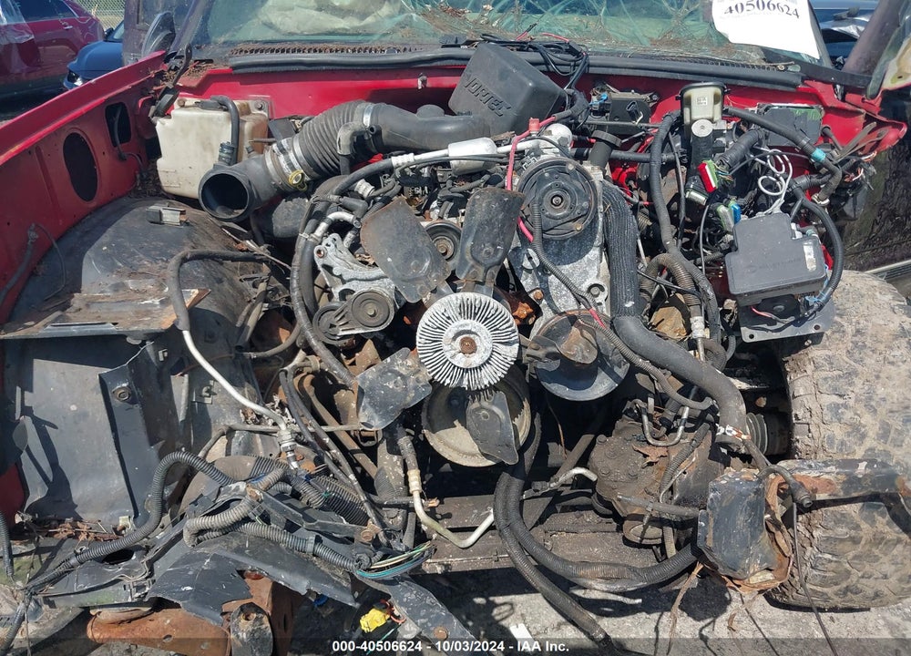 1996 CHEVROLET TAHOE K1500 VIN: 1GNEK13R8TJ366097