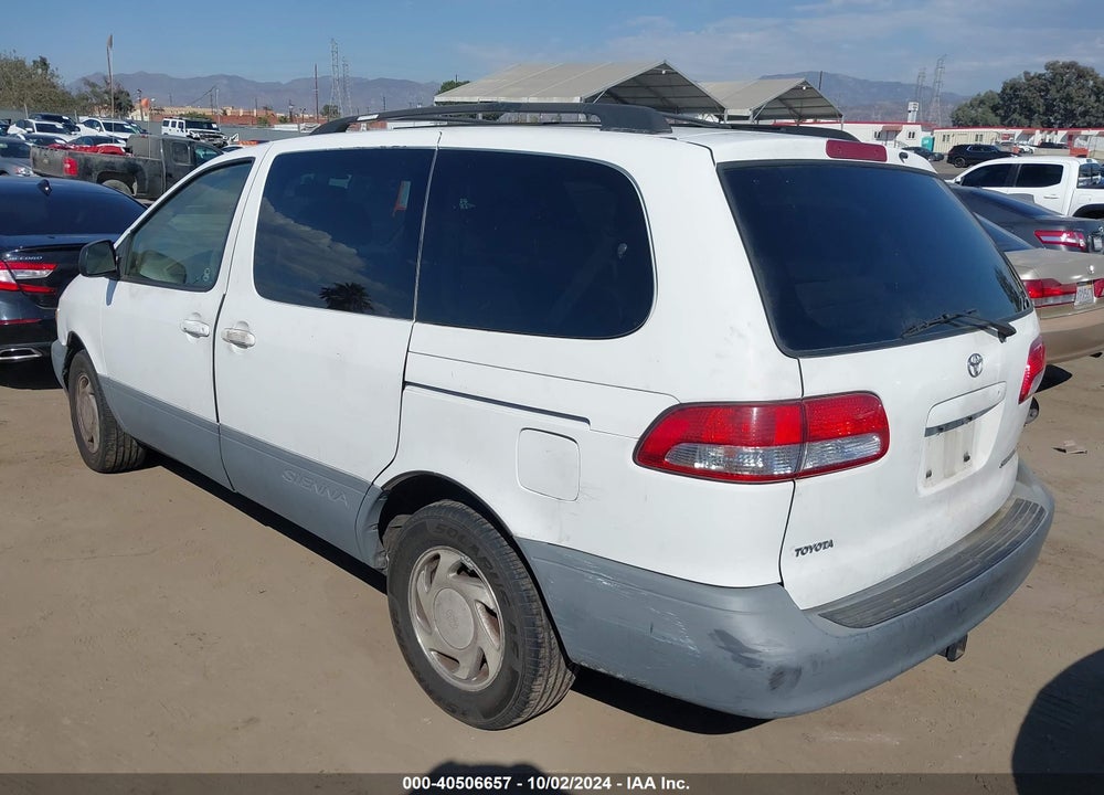 2002 TOYOTA SIENNA LE VIN: 4T3ZF13CX2U469581
