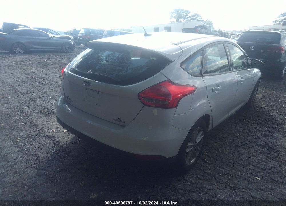 2015 FORD FOCUS SE VIN: 1FADP3K22FL375933