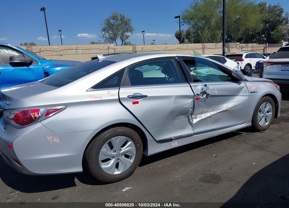 2015 HYUNDAI SONATA HYBRID VIN: KMHEC4A43FA138569