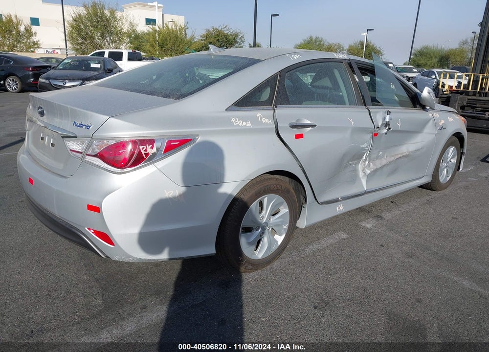 2015 HYUNDAI SONATA HYBRID VIN: KMHEC4A43FA138569