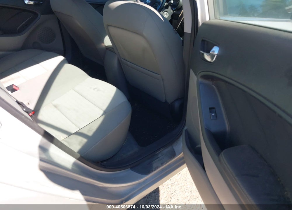 2015 KIA FORTE EX VIN: KNAFX4A88F5272936