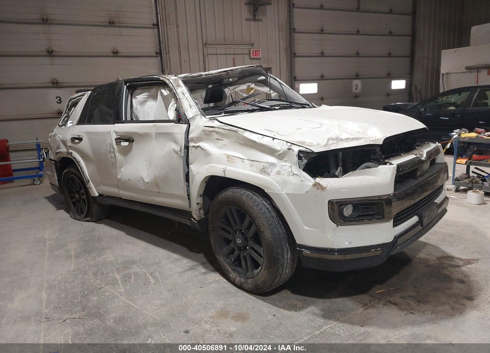 2020 TOYOTA 4RUNNER NIGHTSHADE SPECIAL EDITION VIN: JTEBU5JR9L5750085