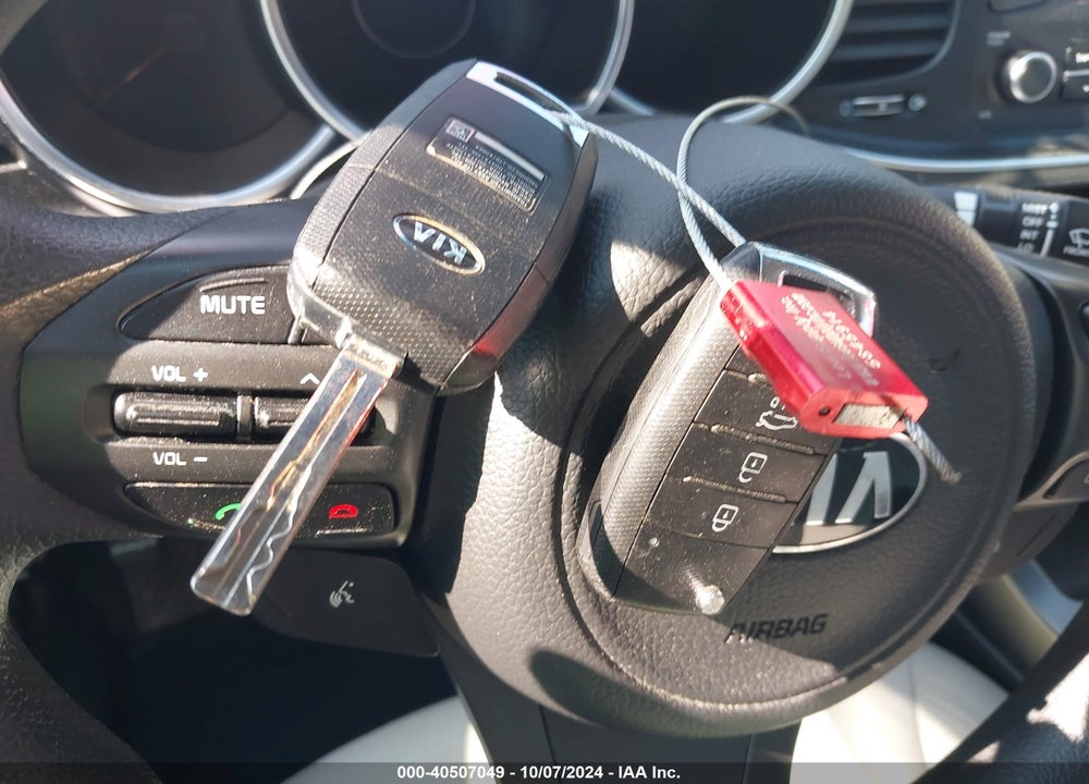2015 KIA OPTIMA LX VIN: KNAGM4A74F5651761