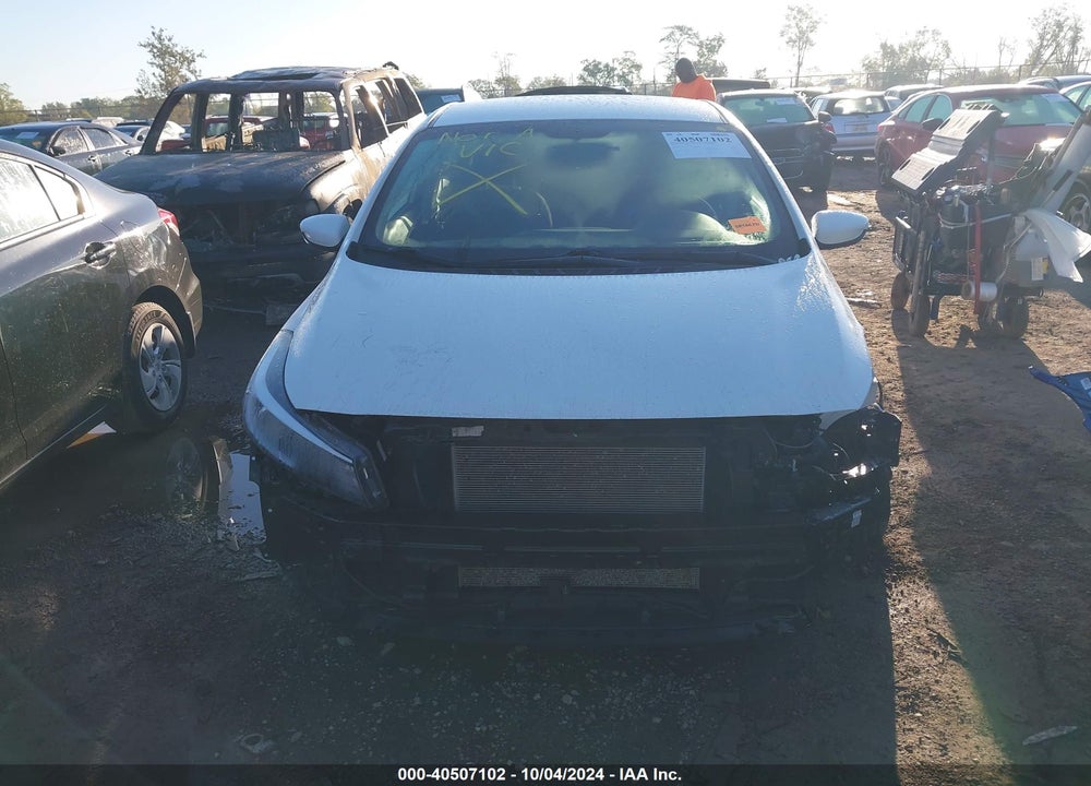 2018 KIA FORTE LX VIN: 3KPFK4A77JE193943
