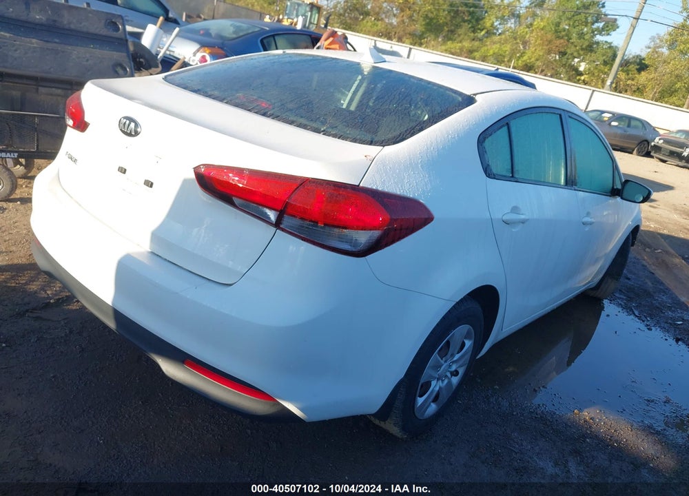2018 KIA FORTE LX VIN: 3KPFK4A77JE193943