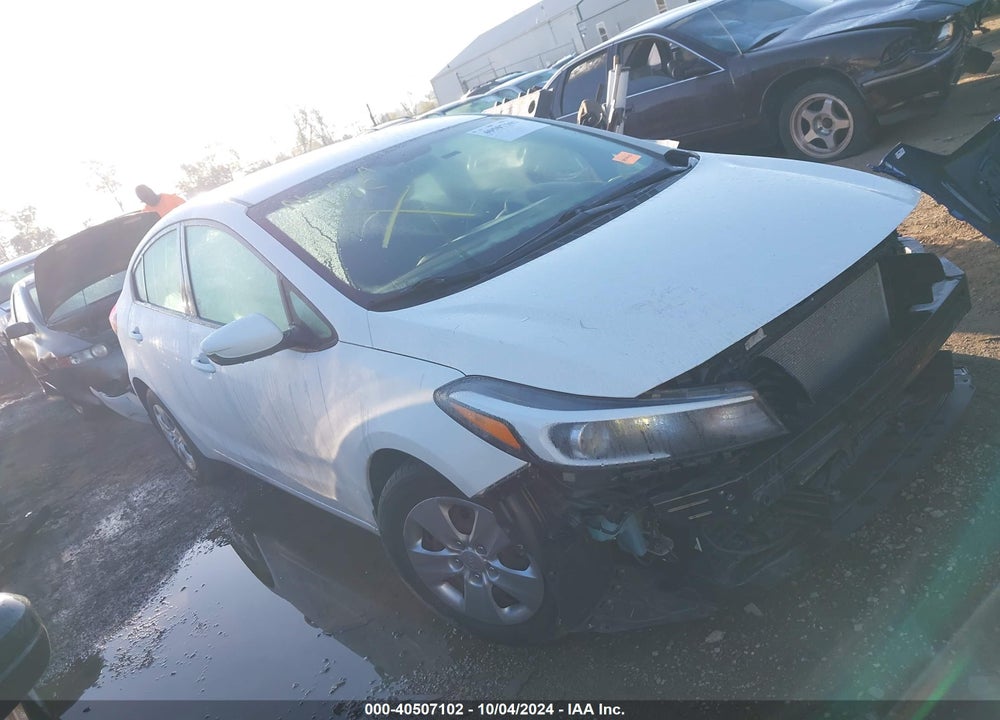 2018 KIA FORTE LX VIN: 3KPFK4A77JE193943
