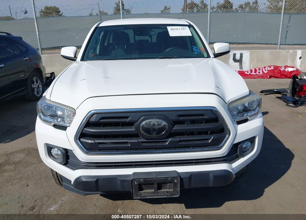 2018 TOYOTA TACOMA SR5 VIN: 5TFAX5GN4JX130404