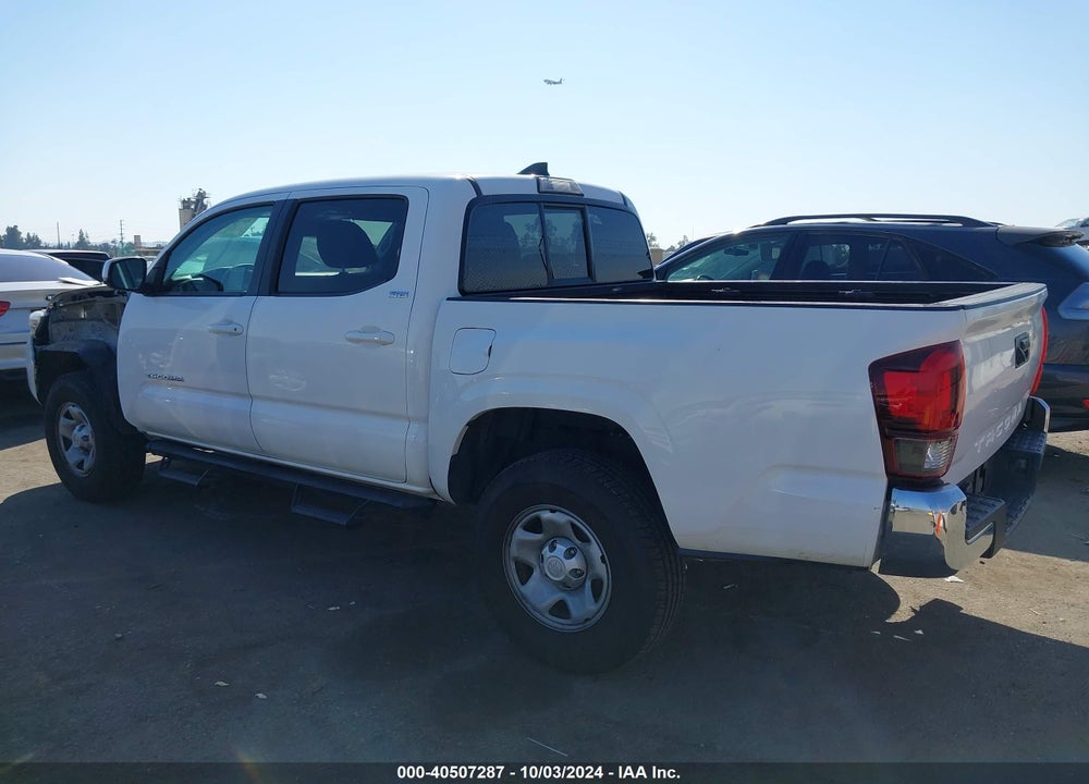 2018 TOYOTA TACOMA SR5 VIN: 5TFAX5GN4JX130404