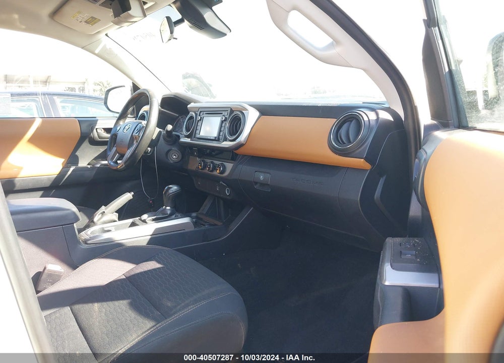 2018 TOYOTA TACOMA SR5 VIN: 5TFAX5GN4JX130404