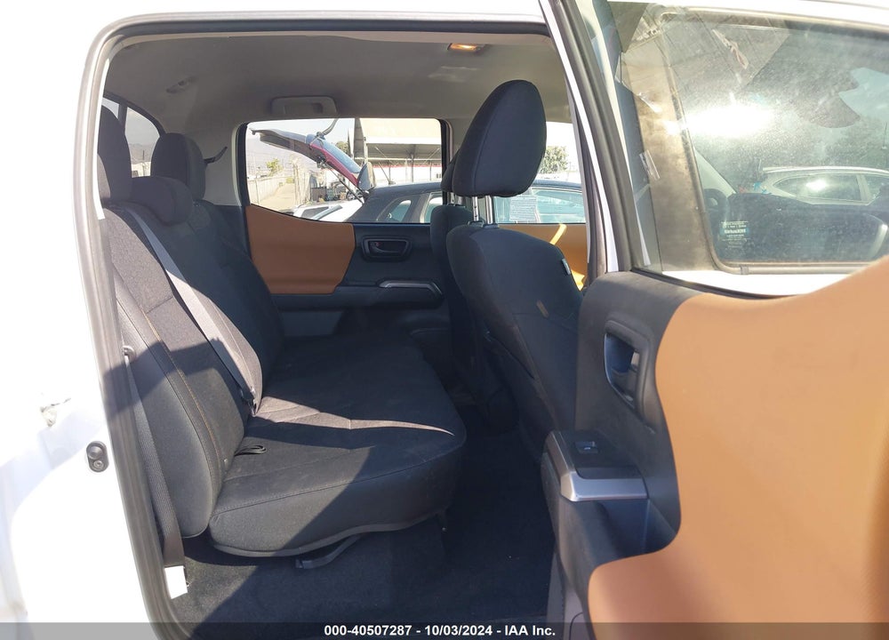 2018 TOYOTA TACOMA SR5 VIN: 5TFAX5GN4JX130404