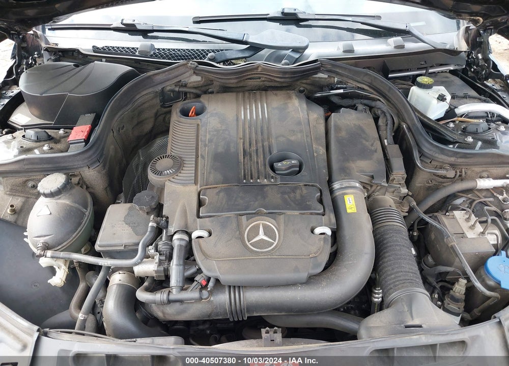 2014 MERCEDES-BENZ C 250 LUXURY/SPORT VIN: WDDGF4HB5EA932745