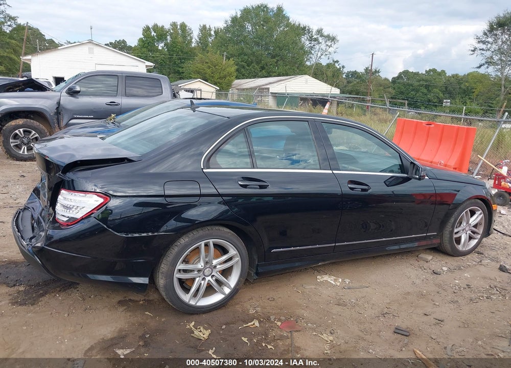 2014 MERCEDES-BENZ C 250 LUXURY/SPORT VIN: WDDGF4HB5EA932745