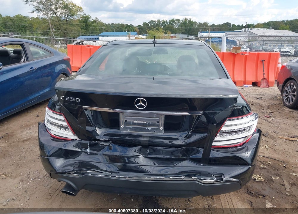 2014 MERCEDES-BENZ C 250 LUXURY/SPORT VIN: WDDGF4HB5EA932745
