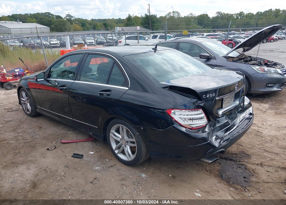2014 MERCEDES-BENZ C 250 LUXURY/SPORT VIN: WDDGF4HB5EA932745
