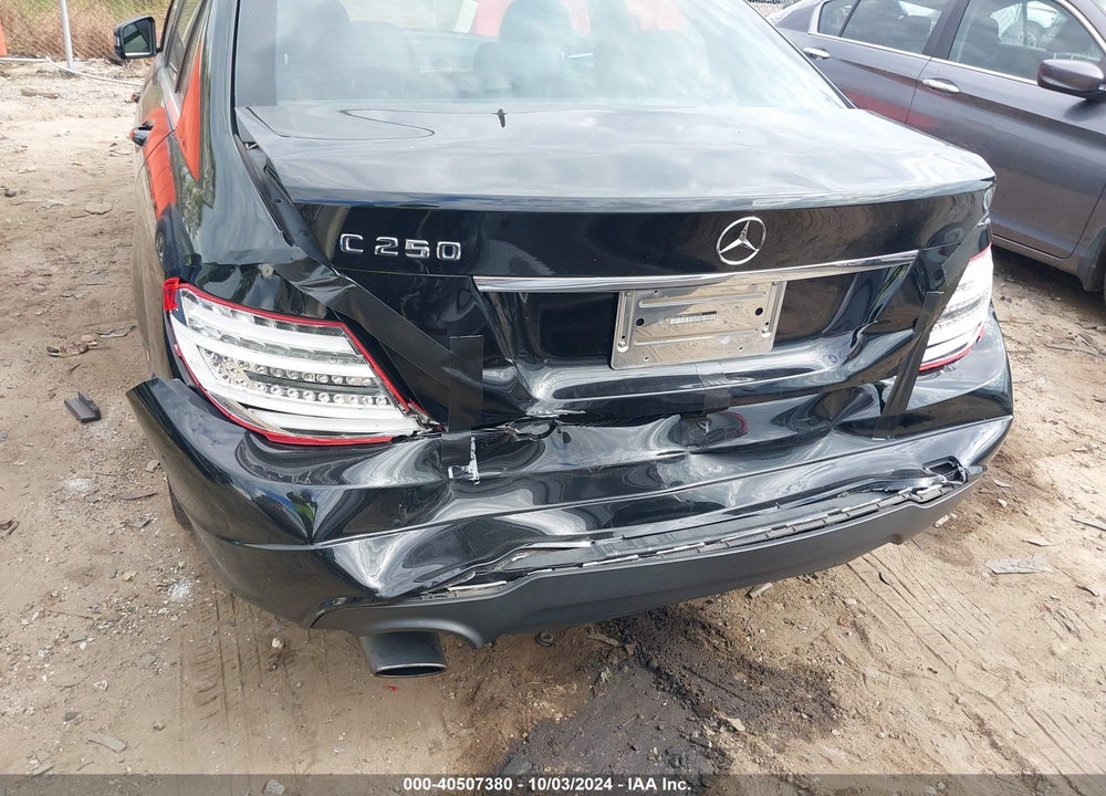 2014 MERCEDES-BENZ C 250 LUXURY/SPORT VIN: WDDGF4HB5EA932745