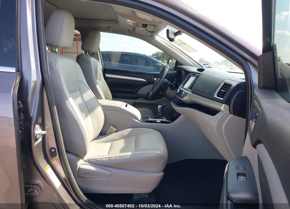 2015 TOYOTA HIGHLANDER XLE V6 VIN: 5TDKKRFH4FS100824