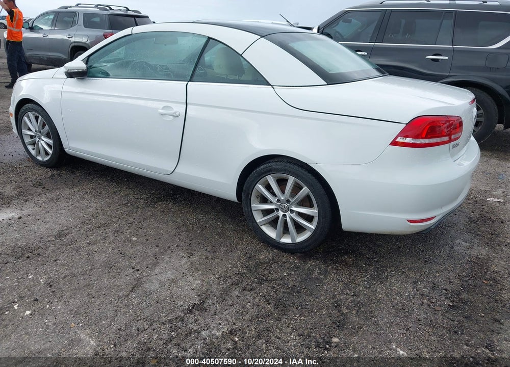 2016 VOLKSWAGEN EOS KOMFORT VIN: WVWBW8AH8GV000884