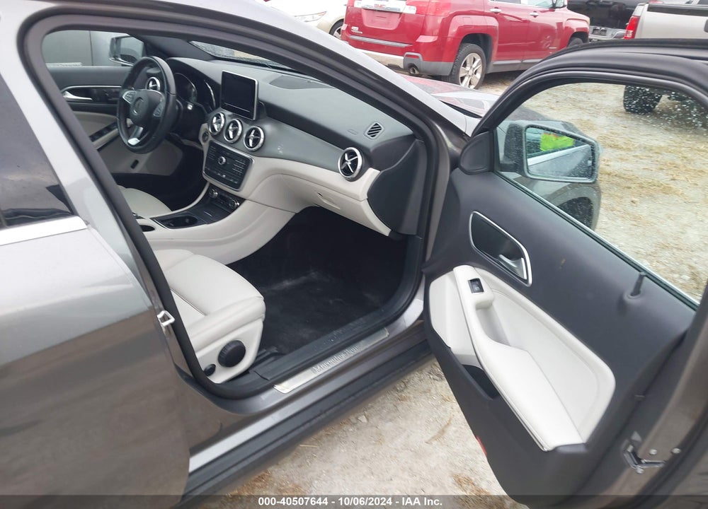 2017 MERCEDES-BENZ GLA 250 4MATIC VIN: WDCTG4GB1HJ286044