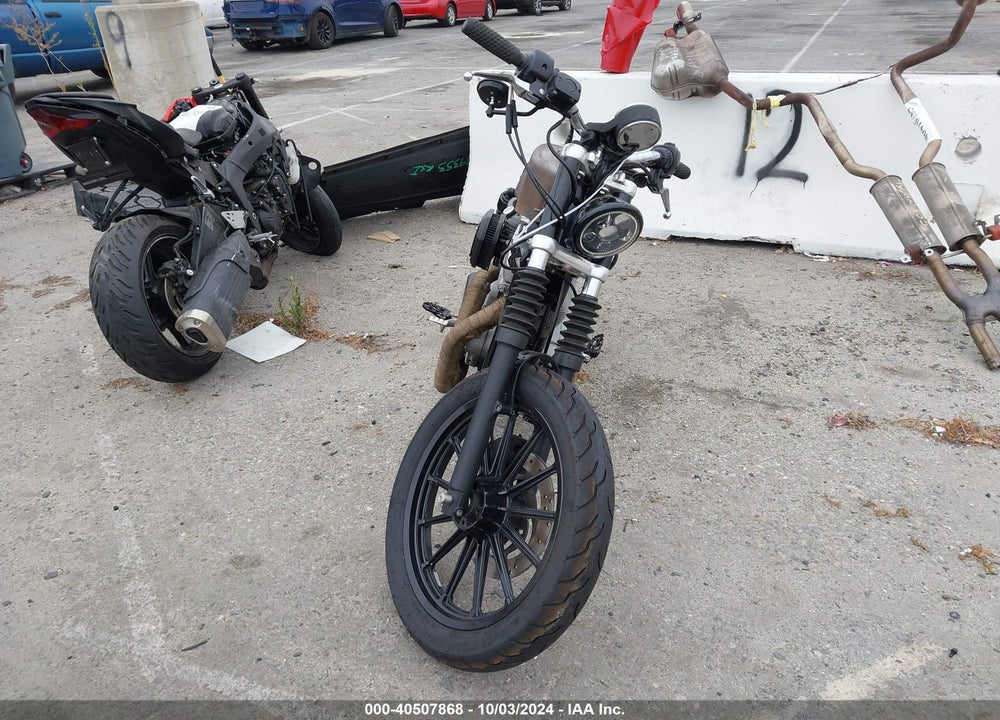 2002 HARLEY-DAVIDSON XL883 C VIN: 1HD4CJM352K141770