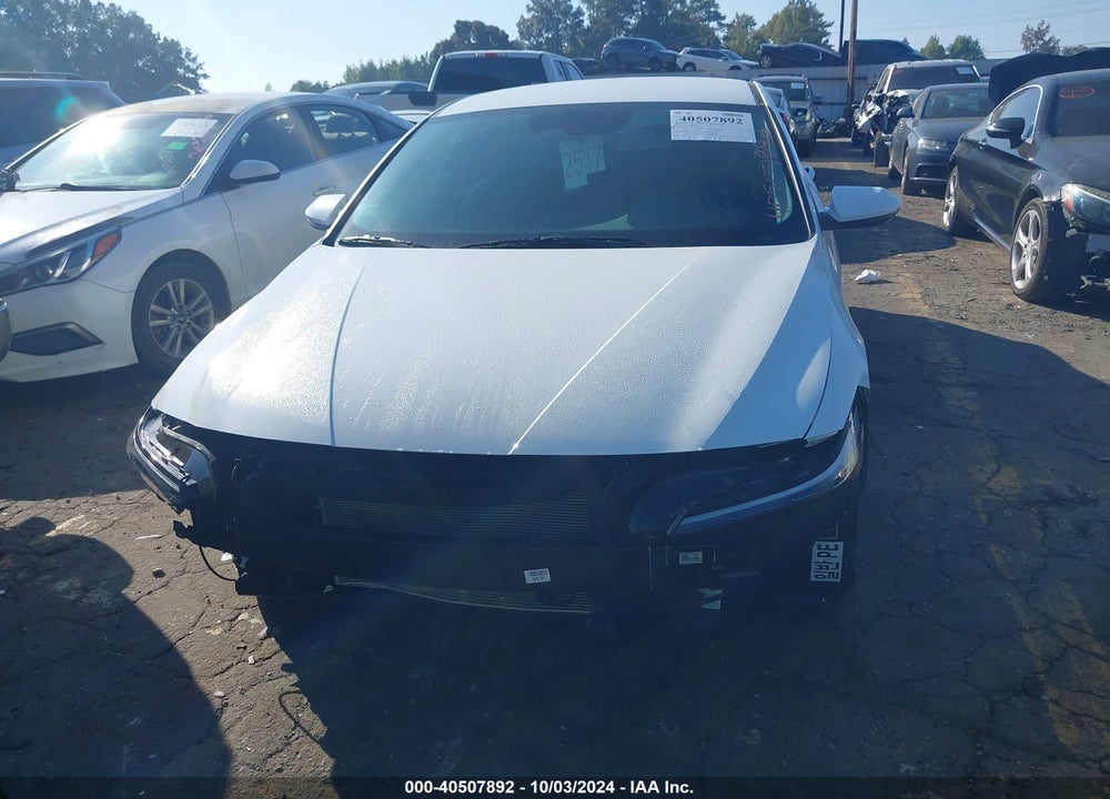 2024 HYUNDAI ELANTRA SEL VIN: KMHLM4DG0RU775514