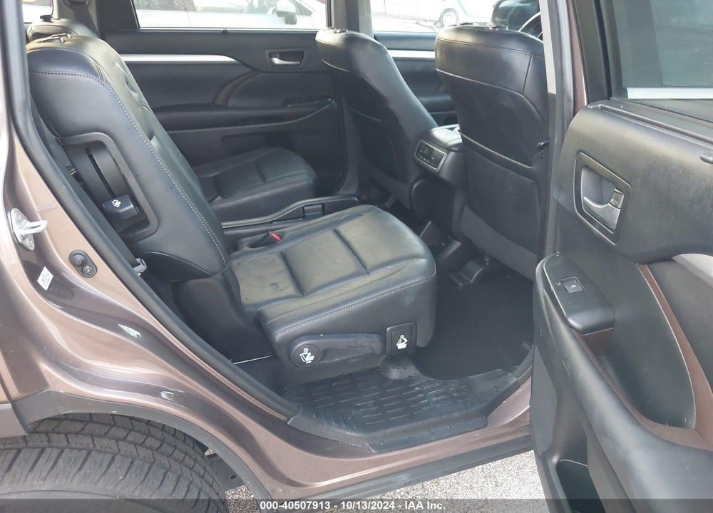 2017 TOYOTA HIGHLANDER XLE VIN: 5TDKZRFH8HS200102