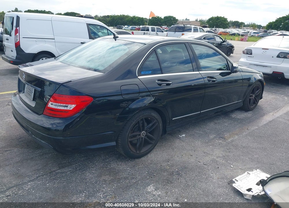 2013 MERCEDES-BENZ C 250 LUXURY/SPORT VIN: WDDGF4HB0DR289401