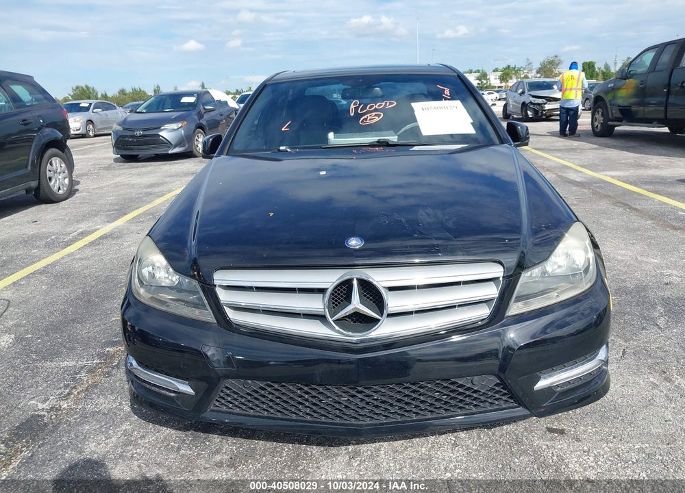 2013 MERCEDES-BENZ C 250 LUXURY/SPORT VIN: WDDGF4HB0DR289401