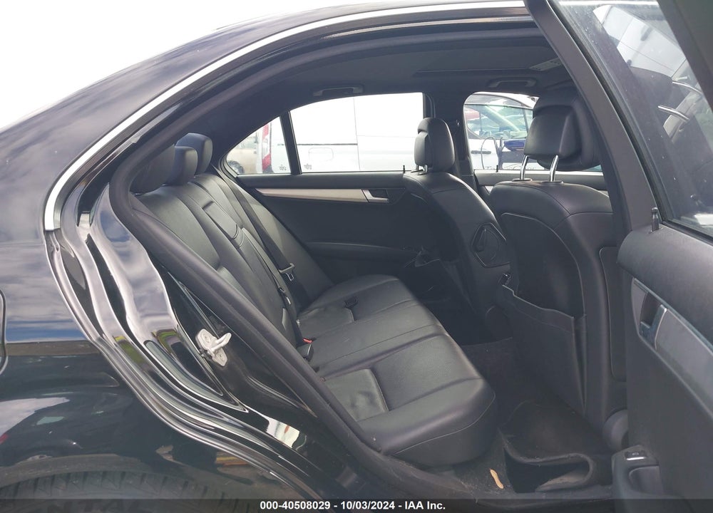 2013 MERCEDES-BENZ C 250 LUXURY/SPORT VIN: WDDGF4HB0DR289401