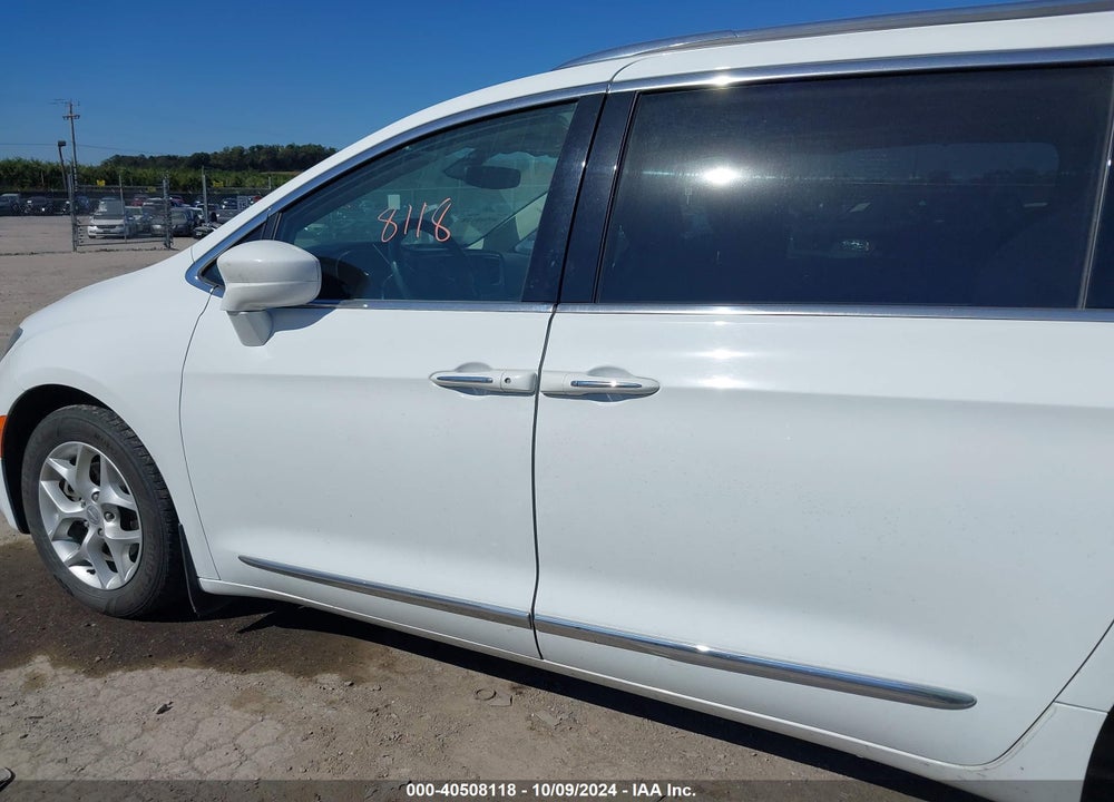 2018 CHRYSLER PACIFICA TOURING L PLUS VIN: 2C4RC1EG3JR101566