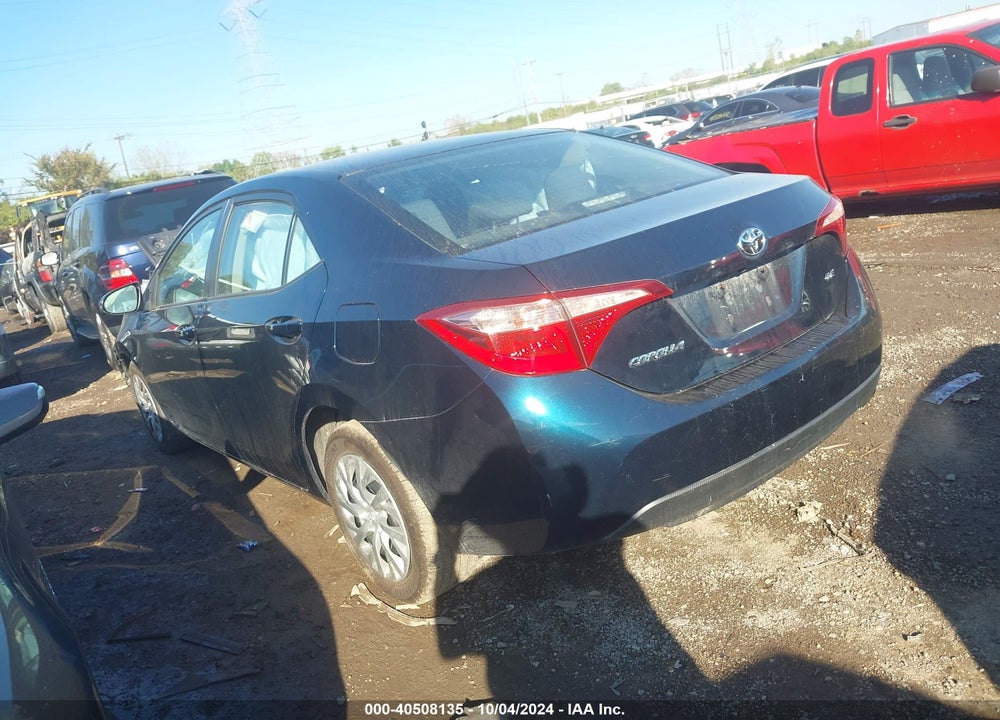 2018 TOYOTA COROLLA LE VIN: 2T1BURHE7JC981033